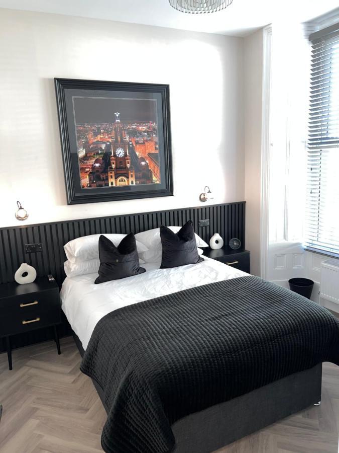 128 Anfield Road Hotel Liverpool Room photo