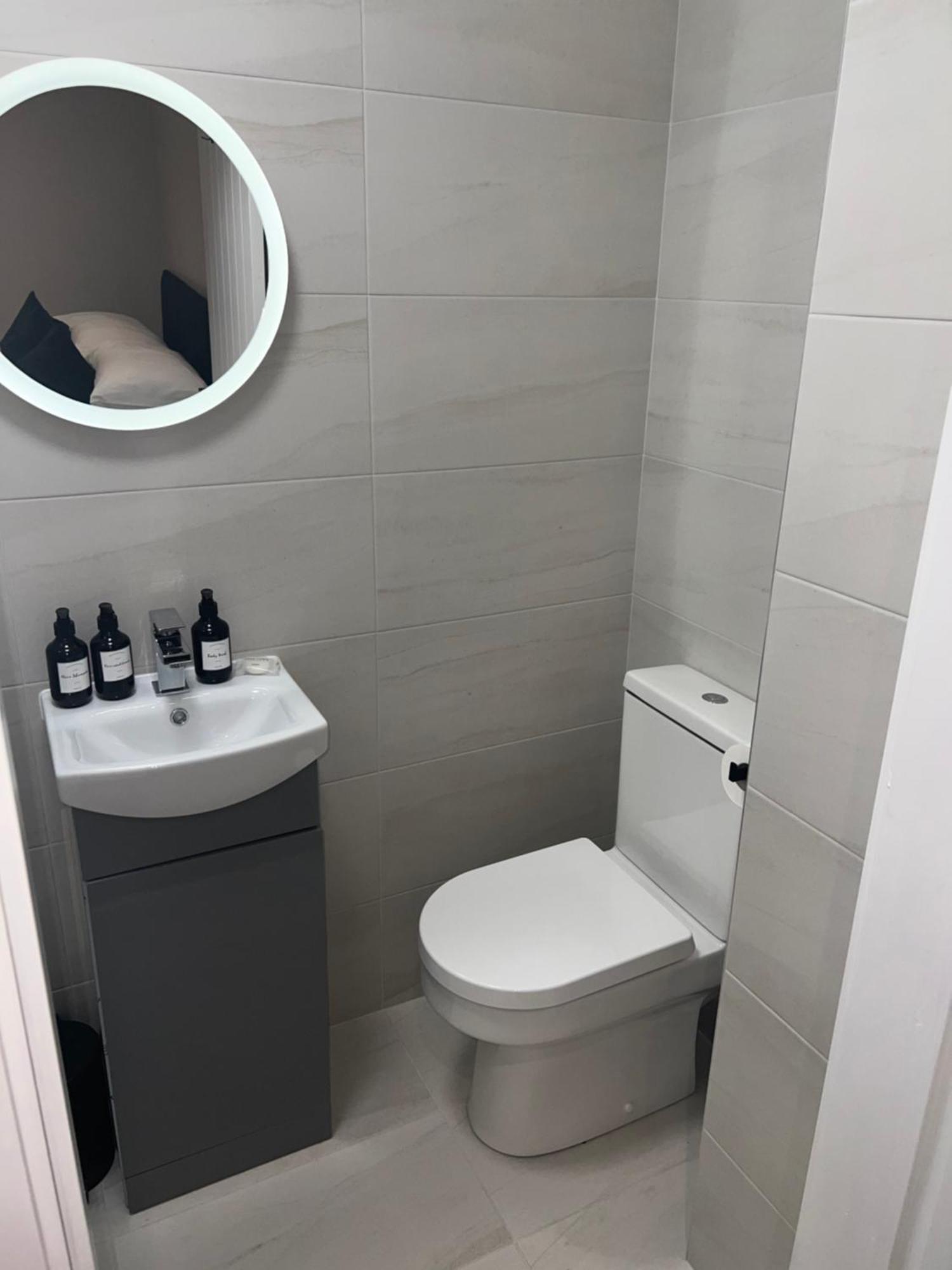 128 Anfield Road Hotel Liverpool Room photo